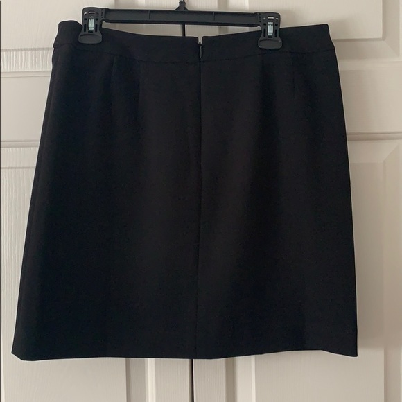 Loft Women’s Black Short Skirt - Picture 4 of 5